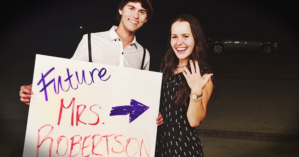 Duck Dynasty Star John Luke Proposes to His Girlfriend 