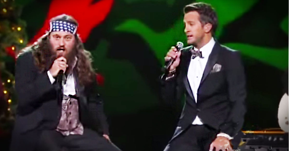 Duck Dynasty's Willie Robertson And Country Star Luke Bryan Sing 'Hairy Christmas'