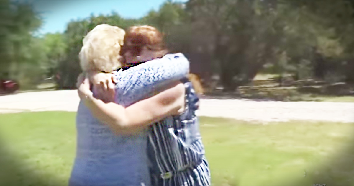 Mother And Daughter Have An Emotional Reunion After 52 Years